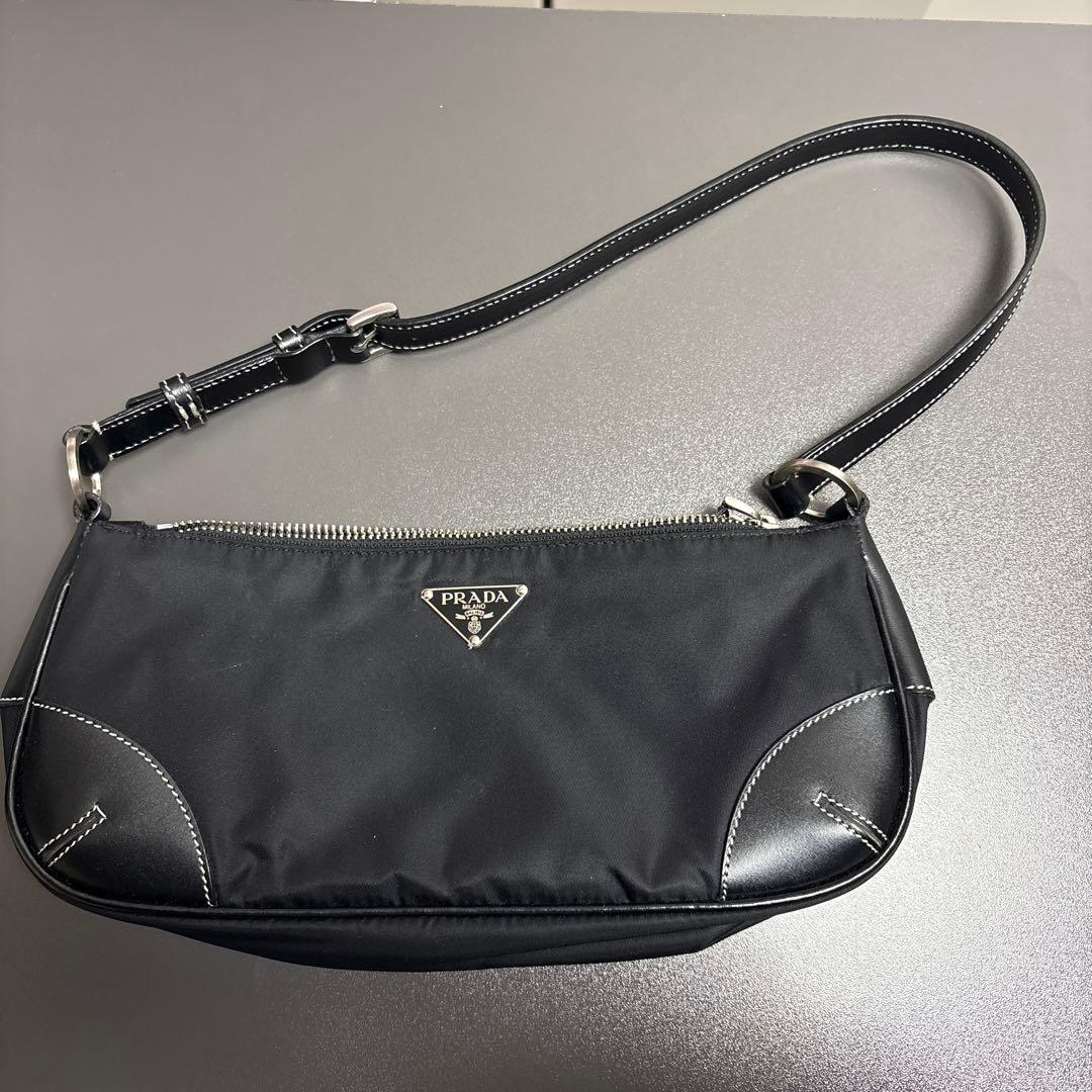 PRADA ブラック ショルダーバッグ