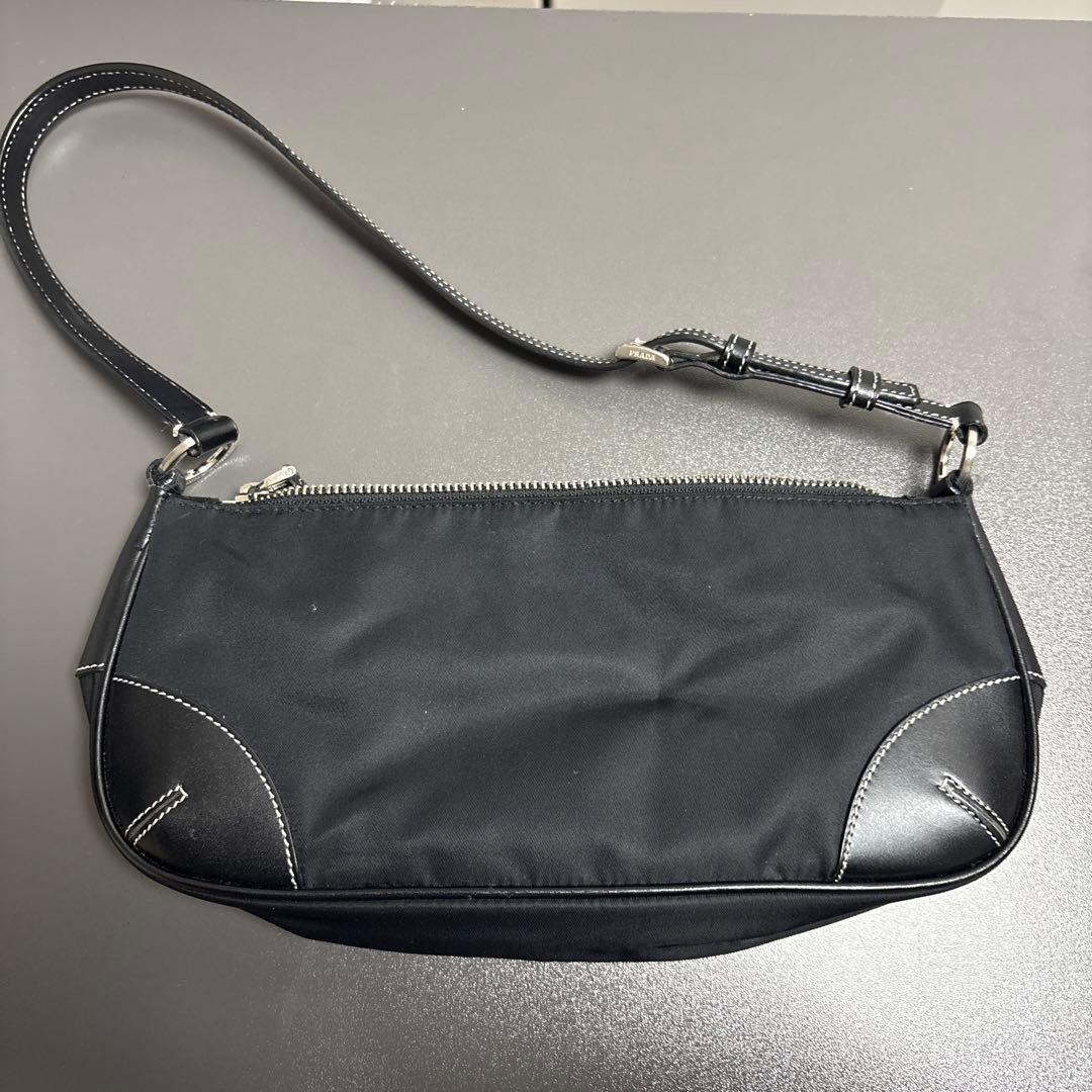 PRADA ブラック ショルダーバッグ