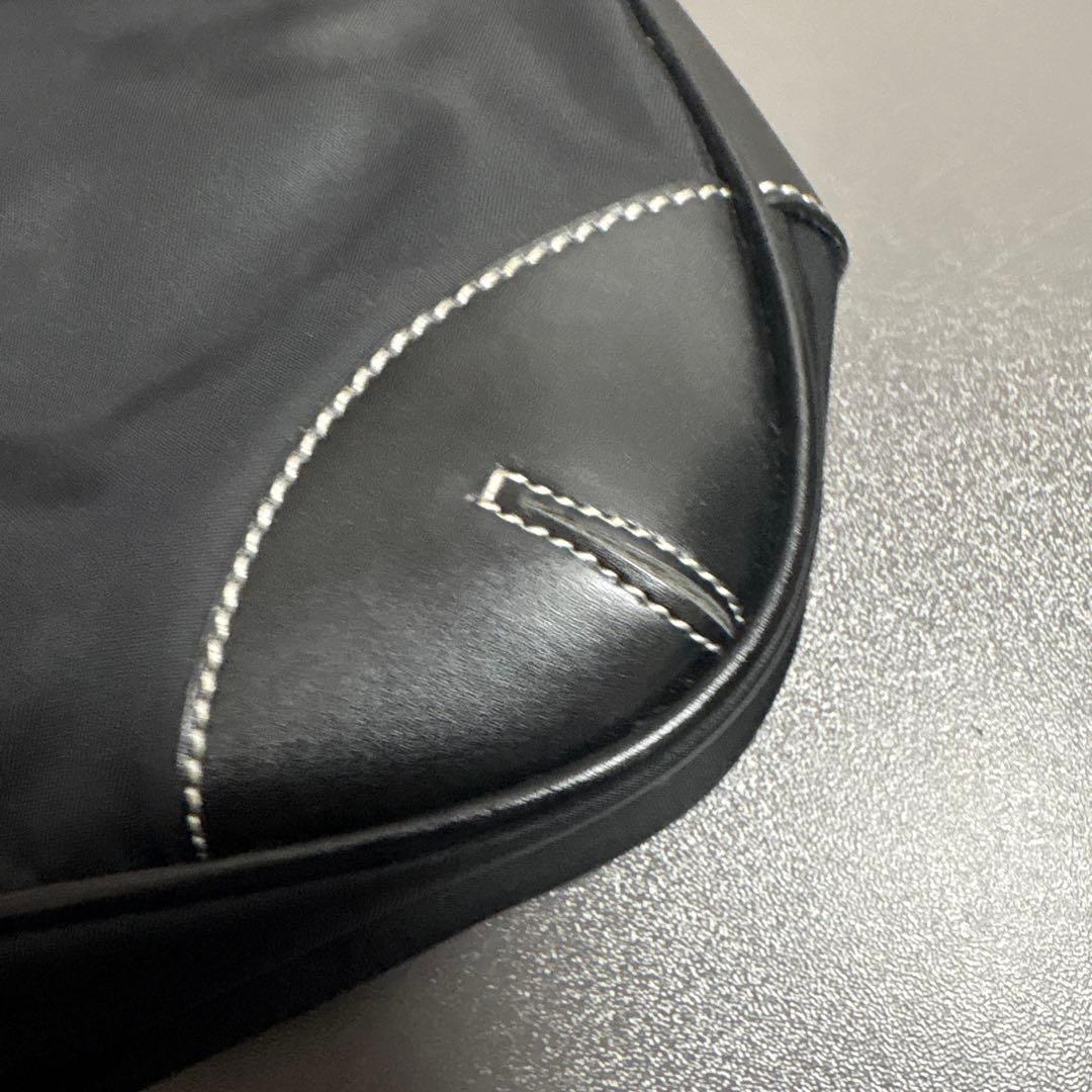 PRADA ブラック ショルダーバッグ