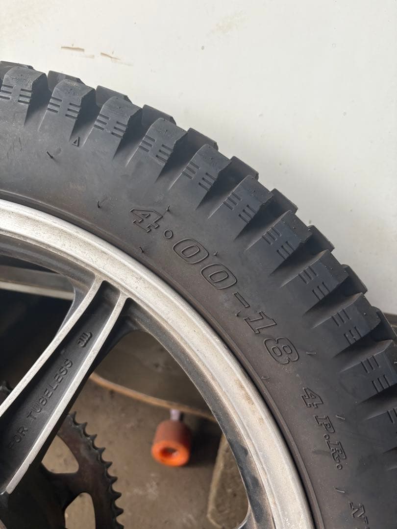 sr400 2H6 キャストホイール前後　F19. R18