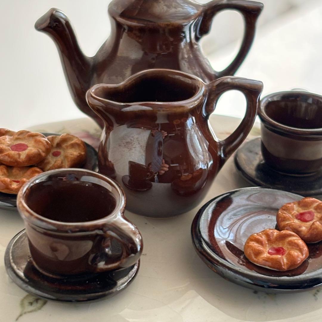 英国製　カーデュー コレクタブルティーポット　　ブラウン・ベティ