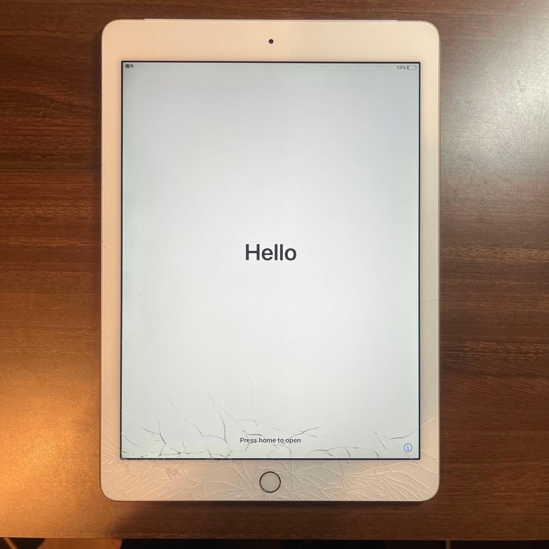 iPad Air2ゴールド 画面ひび割れあり