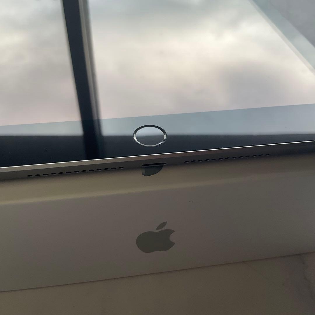 【美品】Apple iPad 第6世代 Wi-Fi 32GB