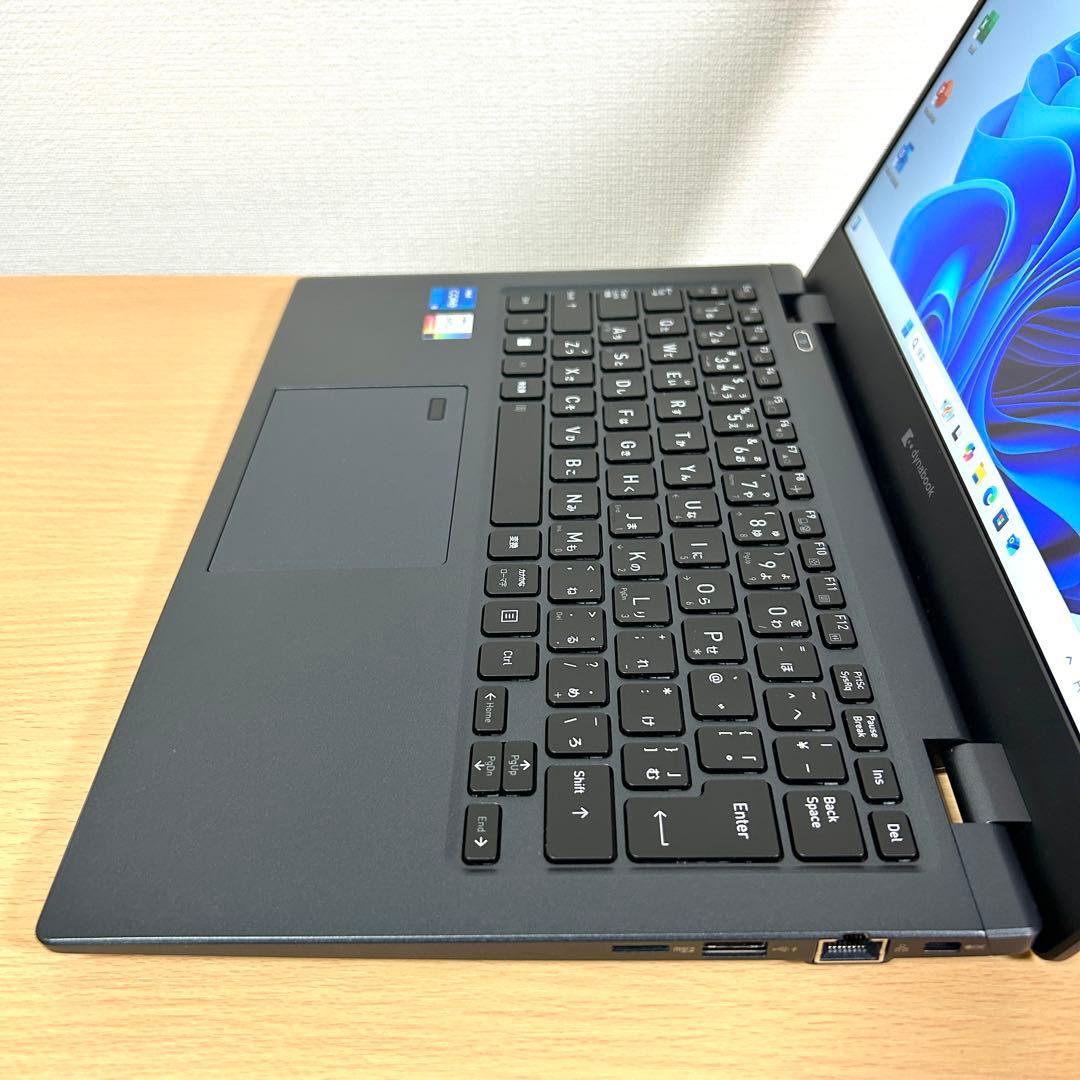 東芝 TOSHIBA dynabook G83/KW 16GB 512GB