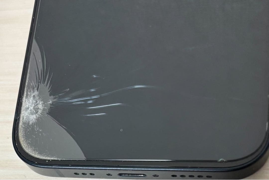 iPhone 14 128GB 画面ひび割れ