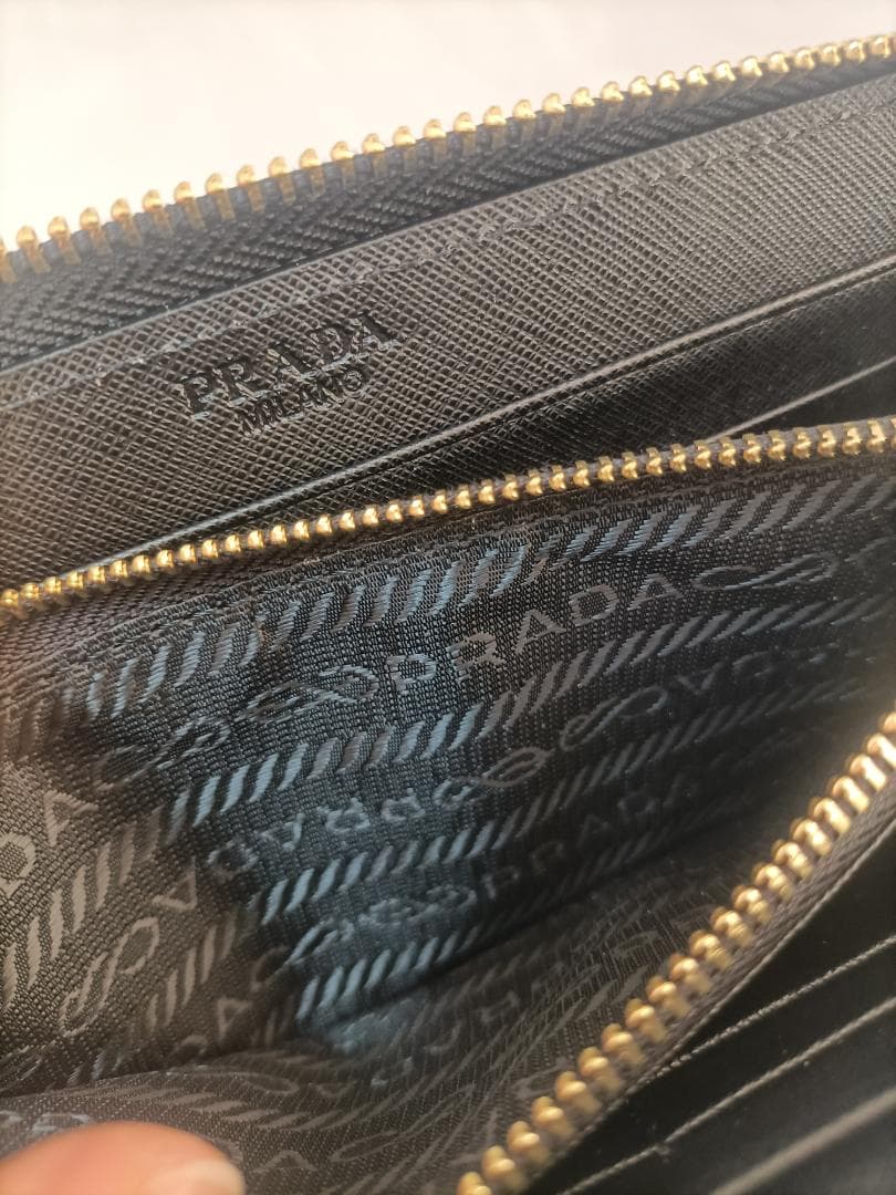 ブラック✿男女兼用☆プラダ 長財布 prada ファスナー メンズさいふ 黒