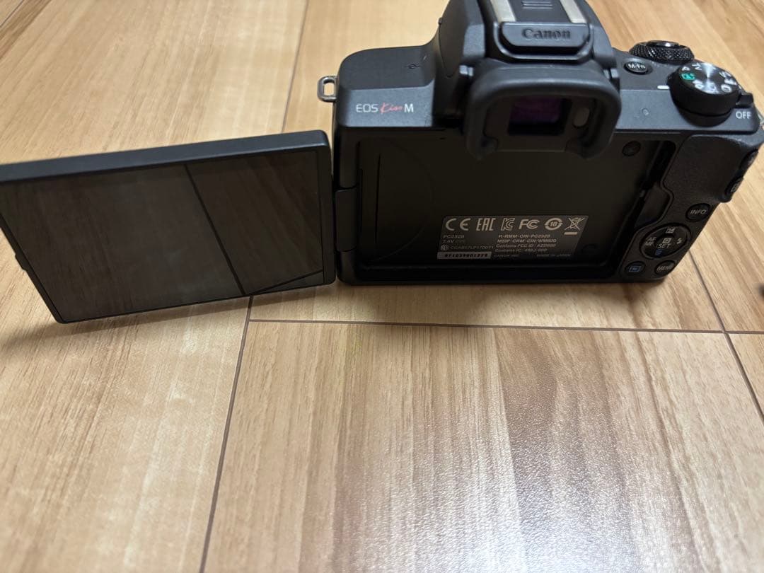 Canon EOS Kiss M ミラーレス一眼レフカメラ