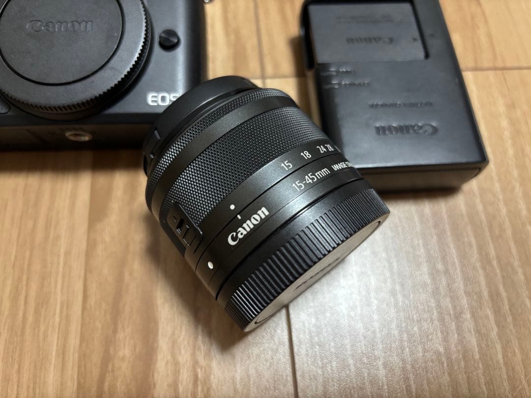 Canon EOS Kiss M ミラーレス一眼レフカメラ
