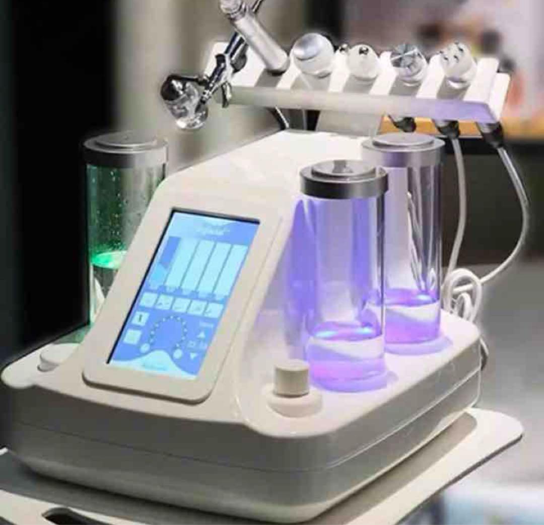 ハイドラフェイシャルやその他の美容機器 エステ機器　美容機器　美顔器