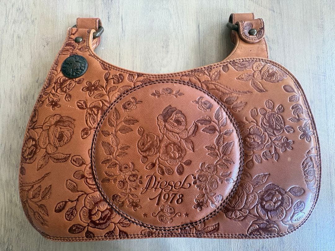 最終値下げ！ディーゼル　花柄型押し革バッグ　希少品