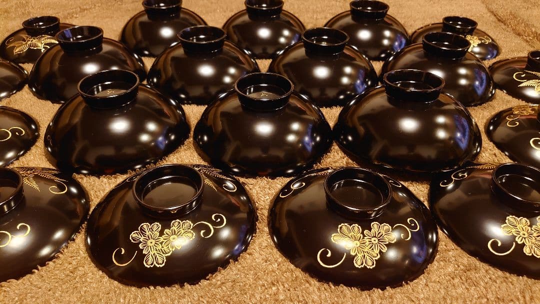 輪島塗　漆器　金蒔絵　蒔絵　沈金　蓋椀　華唐草　唐草　人間国宝　１０客