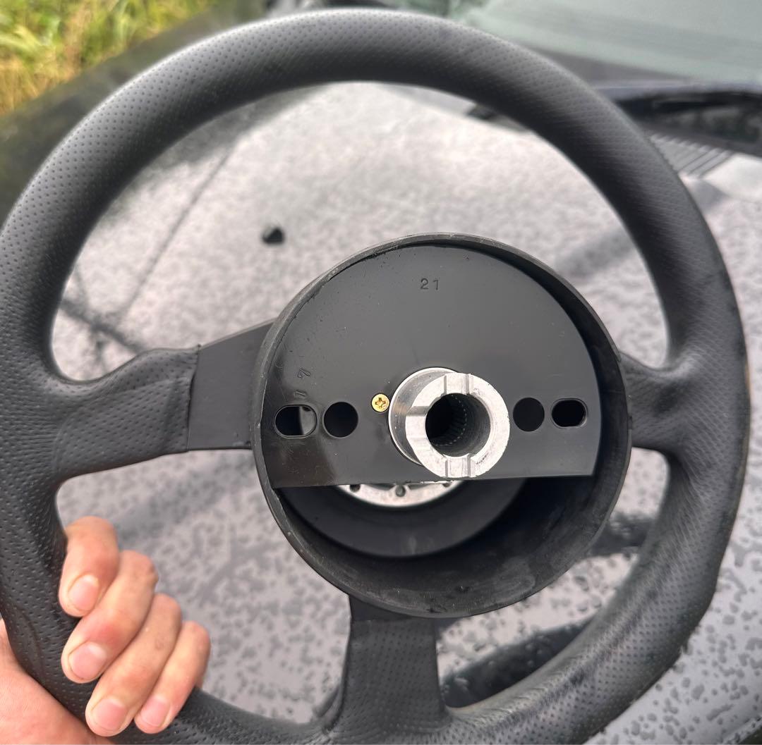 モモ　MOMO ステアリング