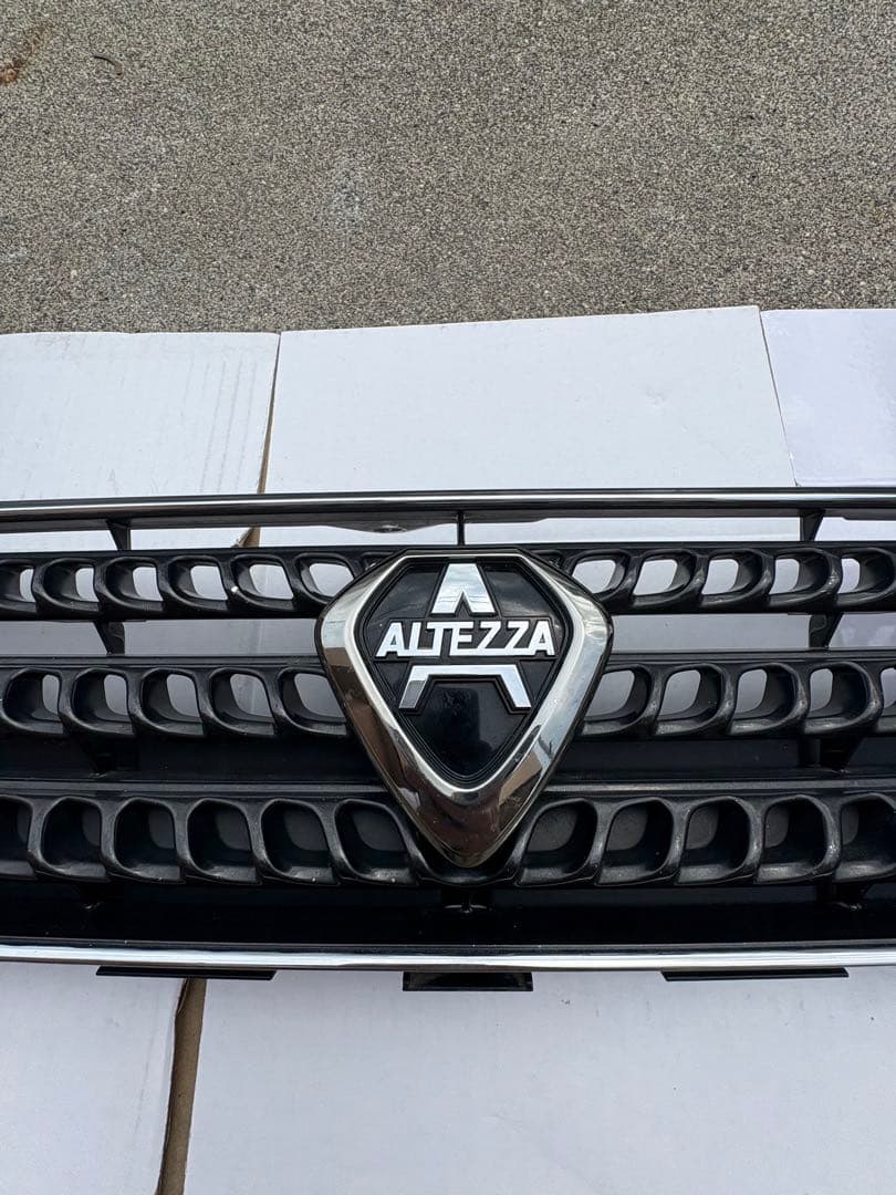 アルテッツァ フロントグリル