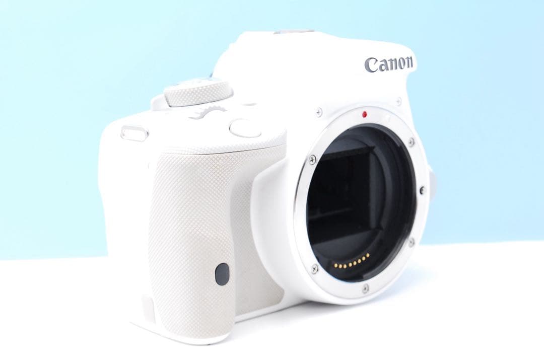 Canon Kiss X7ホワイト✨️静音AF＆手ブレ補正付きレンズセット♪