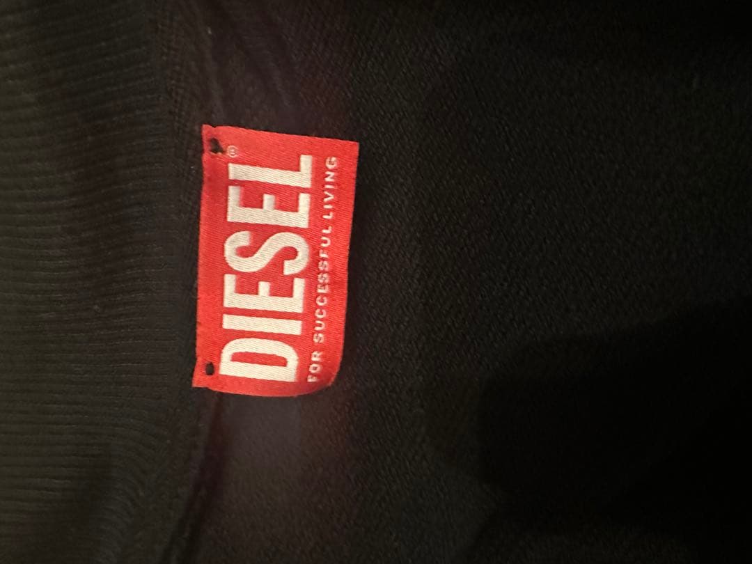 【人気商品】DIESEL ジップアップスウェット