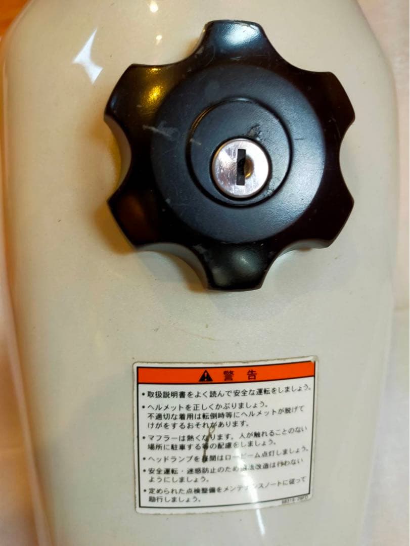 SUZUKI グラストラッカー　NJ4BA　純正タンク　燃料コック付き