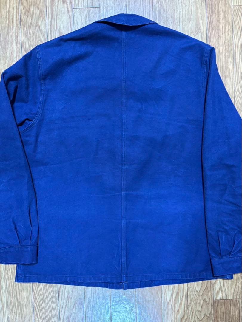 フレンチヴィンテージのブルーモールスキンジャケット