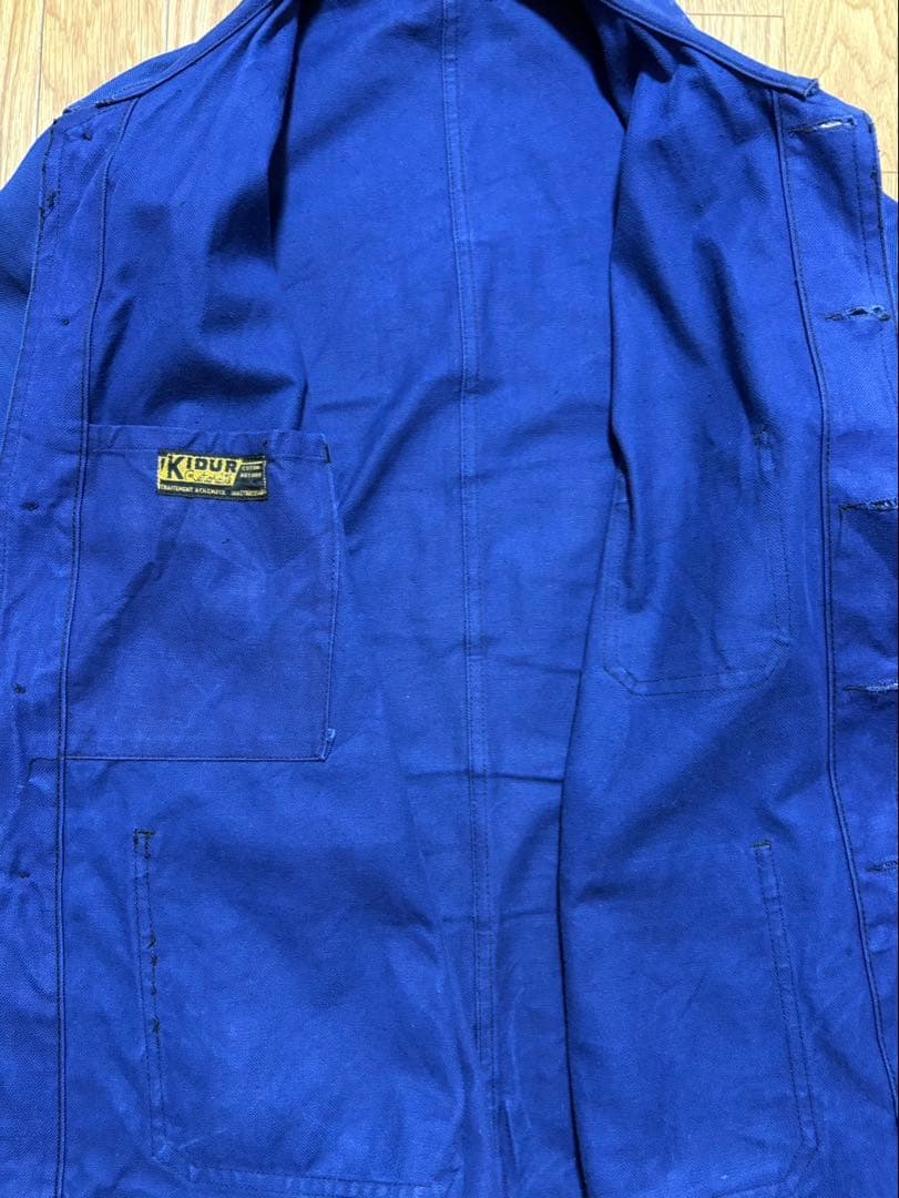 フレンチヴィンテージのブルーモールスキンジャケット