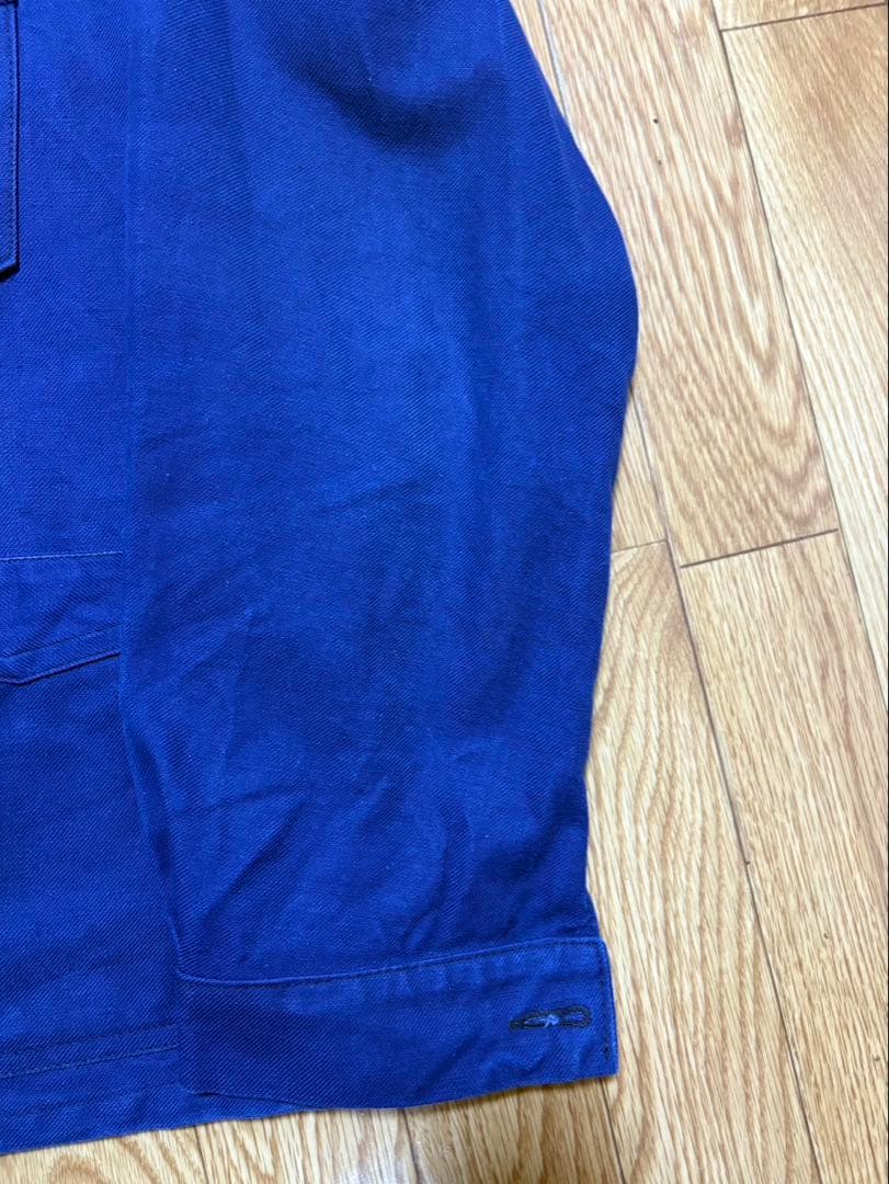 フレンチヴィンテージのブルーモールスキンジャケット