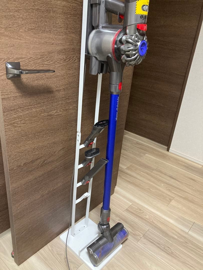 dyson ダイソン SV10 V8 コードレスクリーナー 掃除機