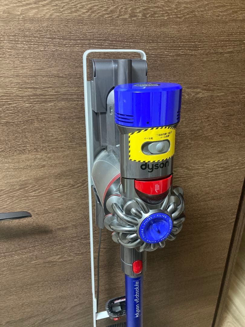 dyson ダイソン SV10 V8 コードレスクリーナー 掃除機