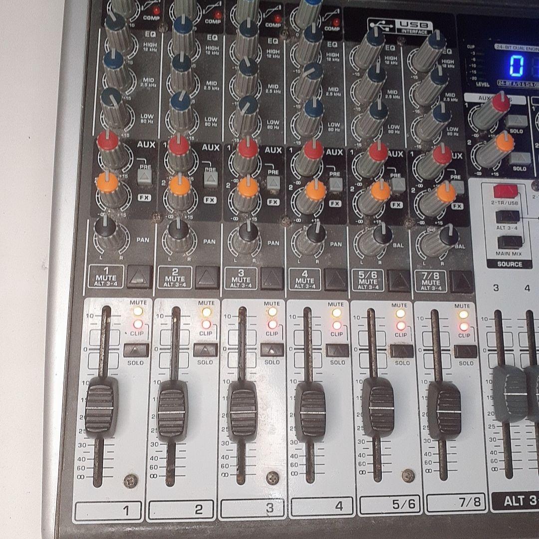 Behringer XENYX X1204USB アナログミキサー動作品