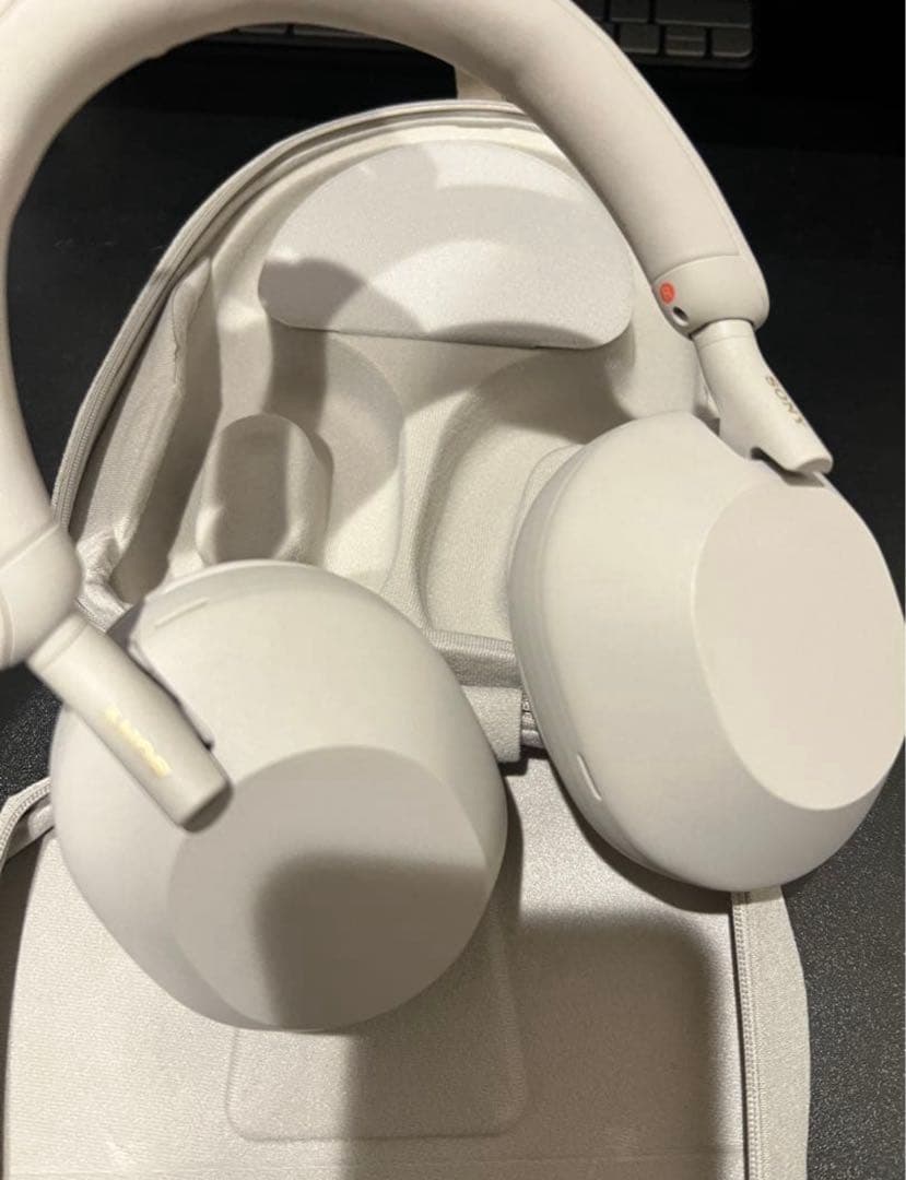 SONY WH-1000XM5 ワイヤレスヘッドホンプラチナシルバー