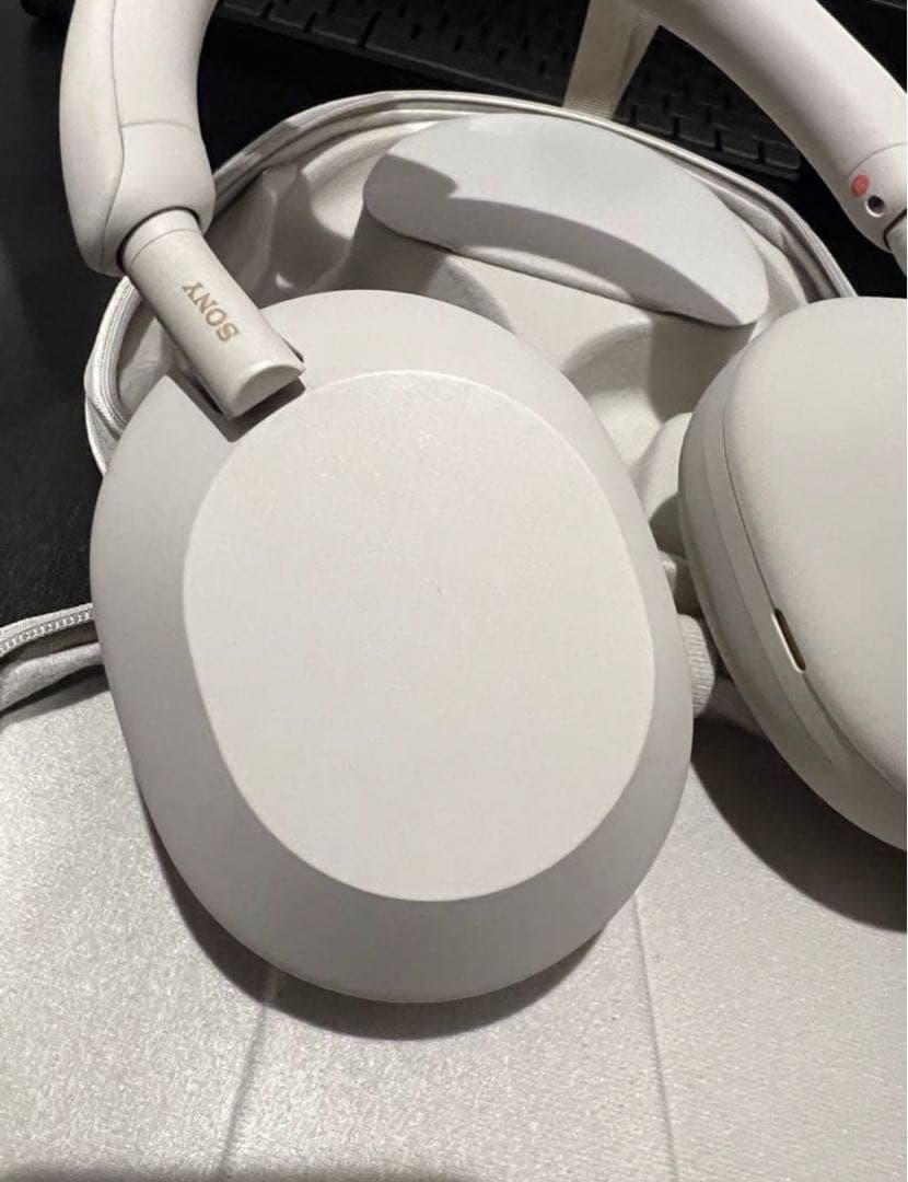 SONY WH-1000XM5 ワイヤレスヘッドホンプラチナシルバー