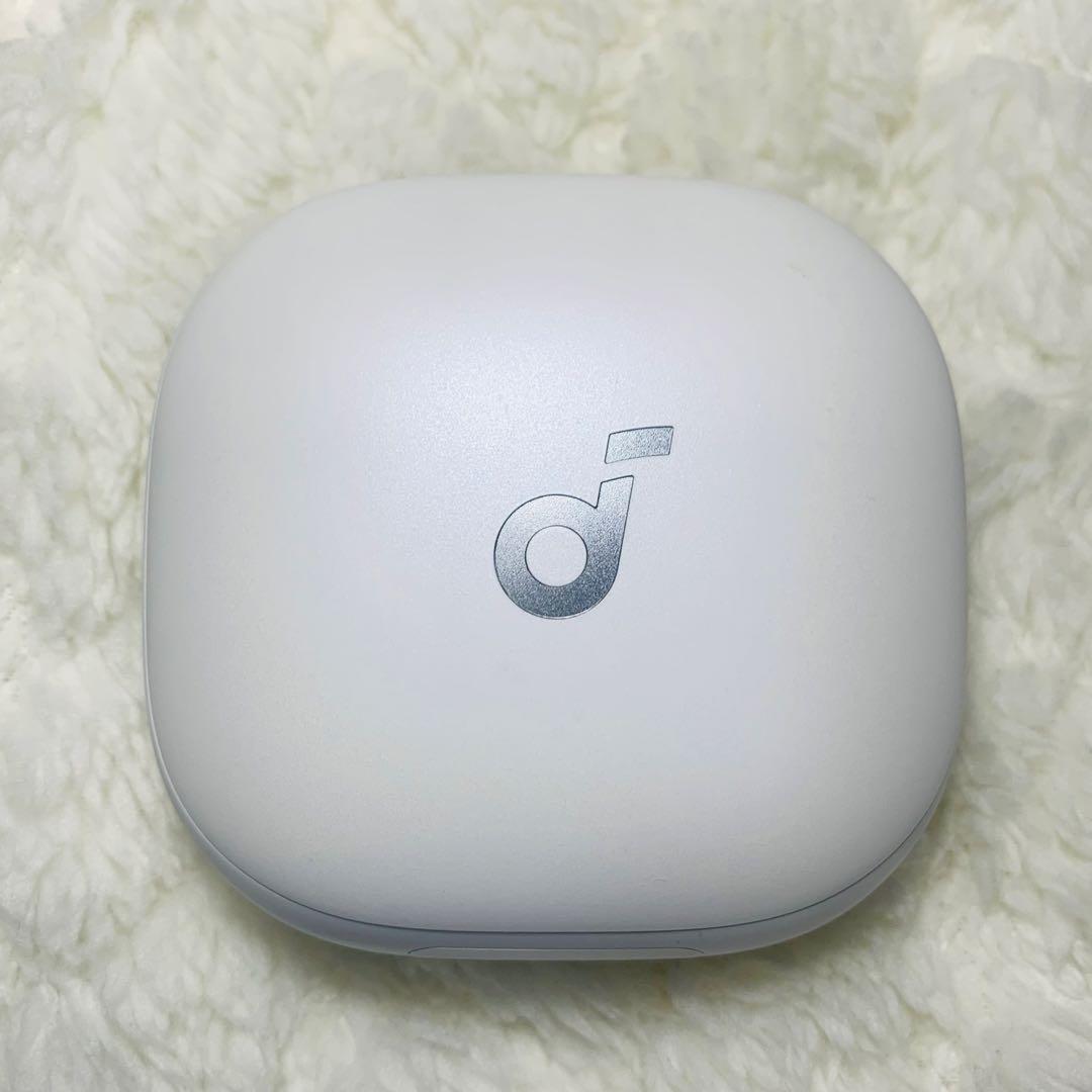 美品 soundcore Liberty4Pro パールホワイト 充電ケース　2
