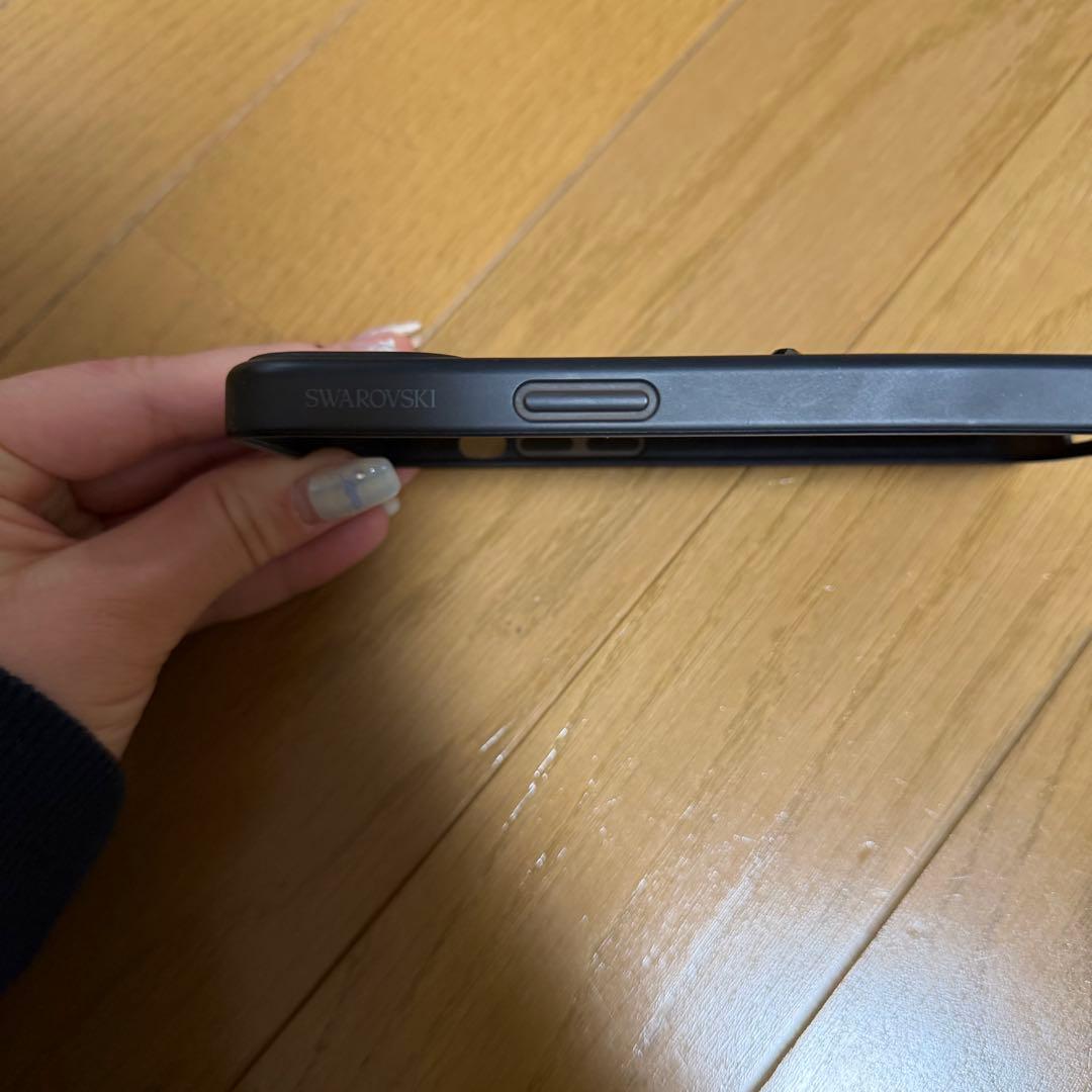 SWAROVSKI ブラック　iPhone15 iPhoneケース
