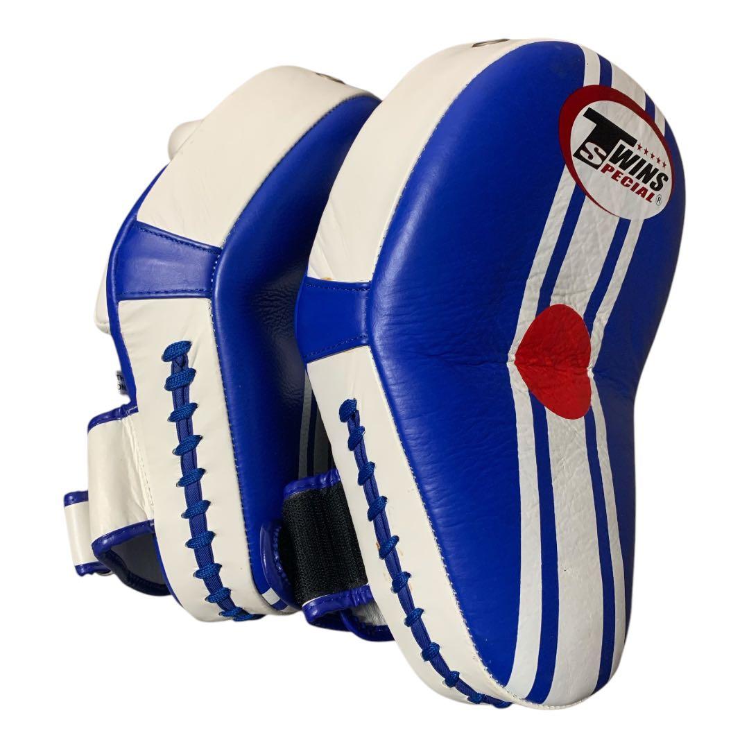 美品！TWINS ツインズ パンチングミット 左右キックボクシング ボクシング