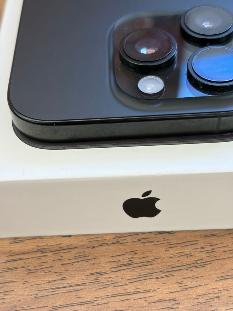 実品令8／5／26 まで保証　iPhone 16 Pro 256 プラック