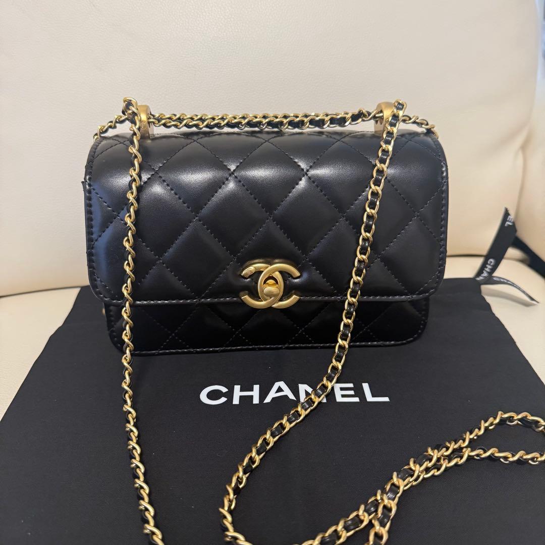 ノベルティ　スモール フラップ バッグ　ラムスキン