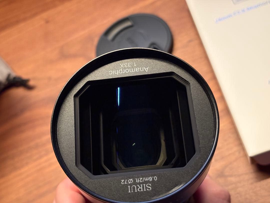 SIRUI 24mm F2.8 1.33x S35 Anamorphic レンズ