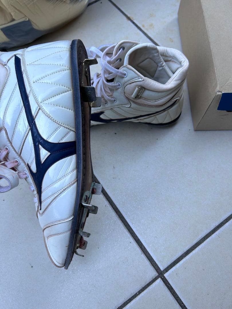 Mizuno Pro ホワイト ハイカット スパイクシューズ