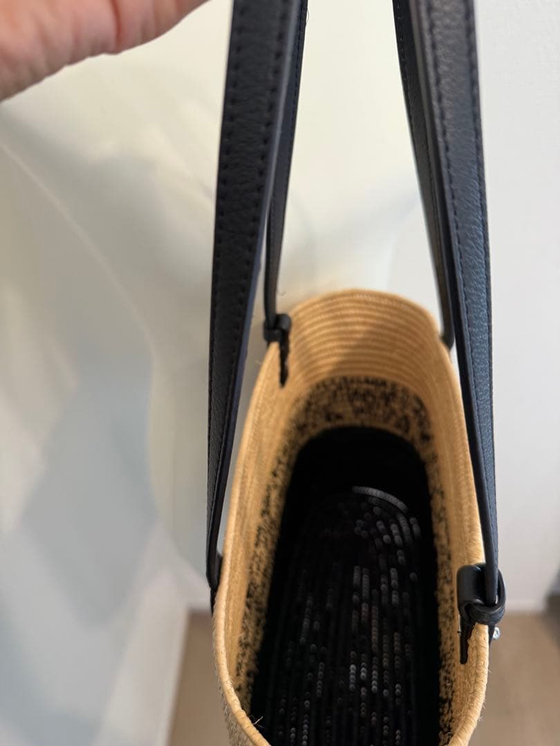 【新品未使用】LOEWE ストライプ　黒　かごバッグ　ロエベ