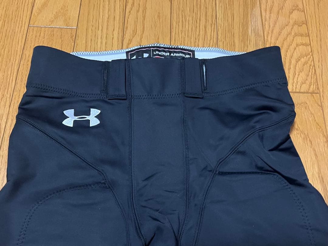 Under Armour アメリカンフットボールパンツ 黒　UFP545M 2枚