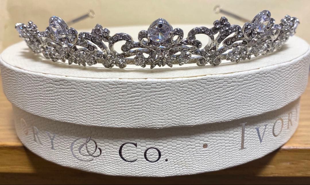 ivory&coのティアラ Elizabeth （エリザベス）