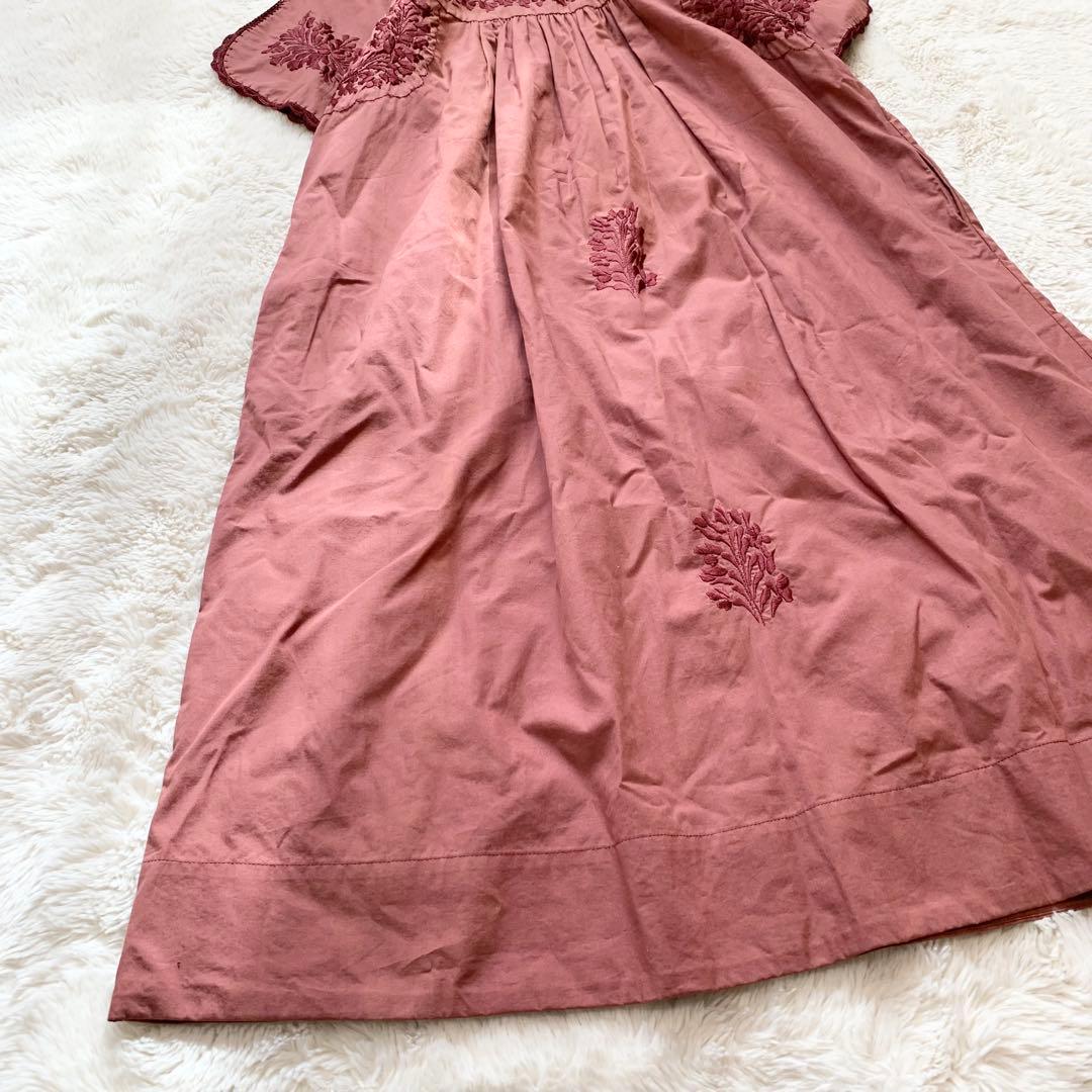 状態良し＊ ハグオーワー　刺繍　エンジ色　ロングワンピース フリーサイズ