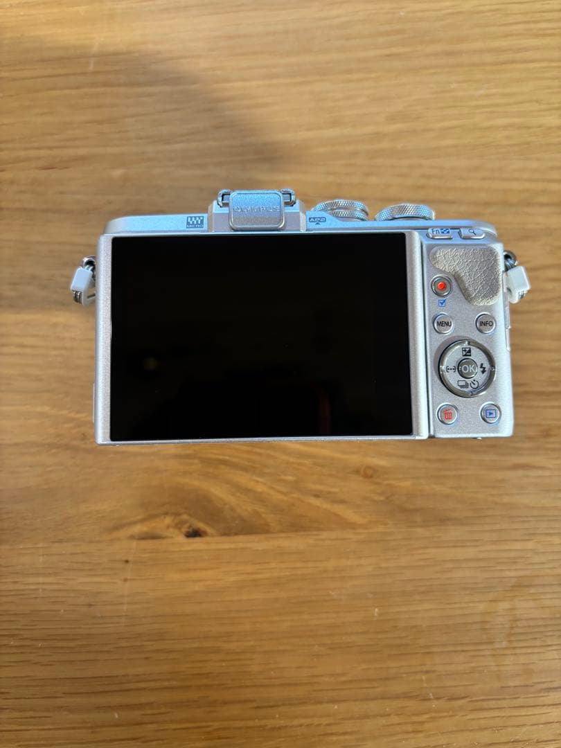 デジタルカメラ OLYMPUS PEN E-PL8