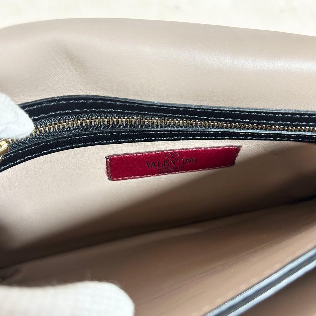 希少❗️VALENTINO GARAVANI ロックスタッズ　クラッチバック　黒