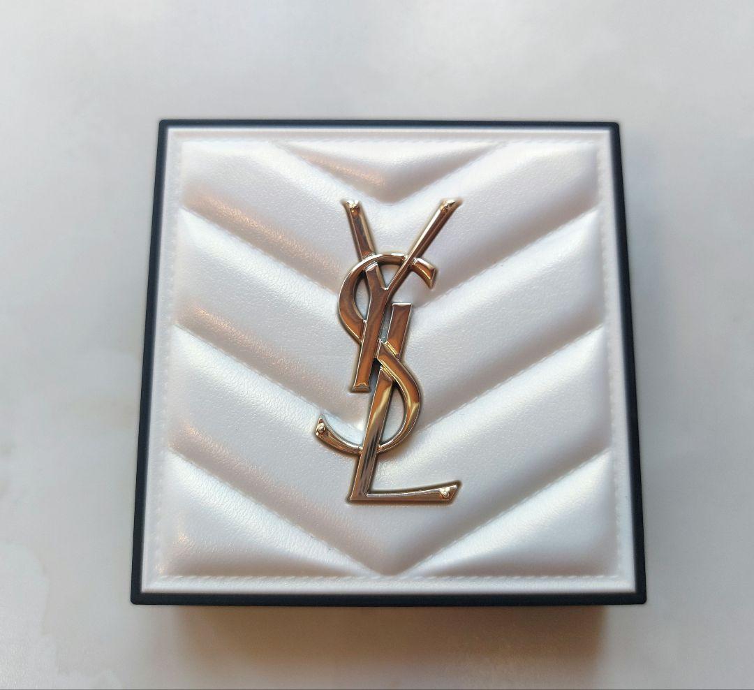 イヴ・サンローラン　オールアワーズ ハイパールミナイザー　フェイスパウダー　03