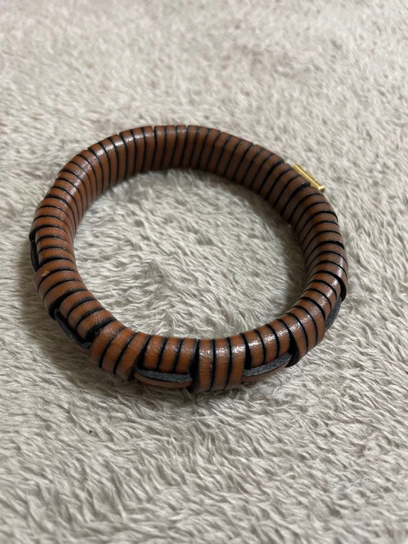 【LOEWE】刻印入り　ウーブンバングル