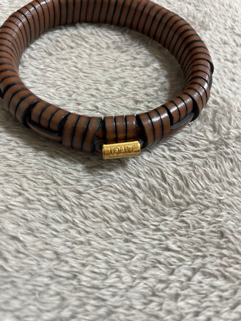 【LOEWE】刻印入り　ウーブンバングル