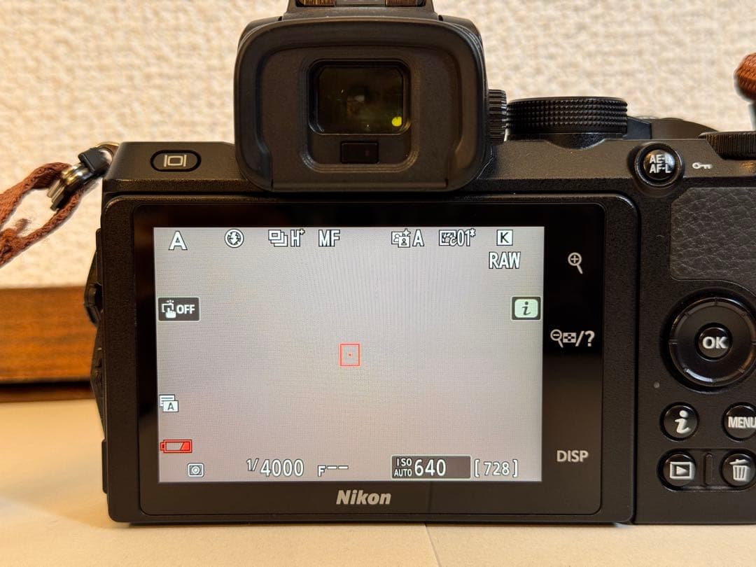 NikonZ50 ボディ バッテリー4つ付き　美品