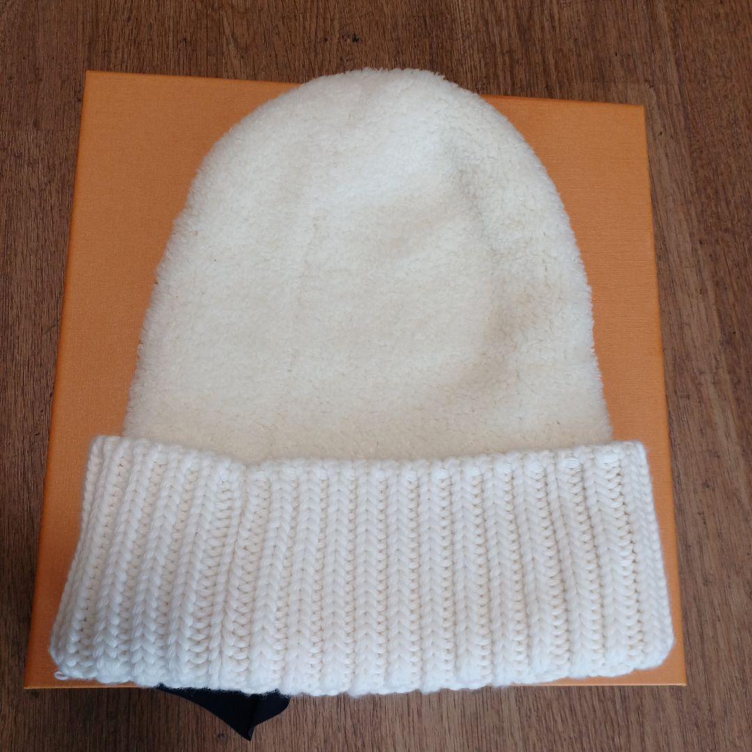 美品　LOUIS VUITTON ホワイトニット帽