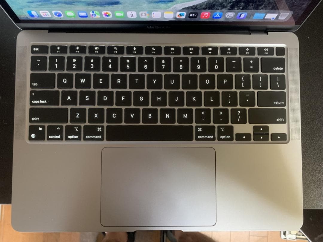 新品同様 MacBook Air A2337 2020 M1/8GB/256GB