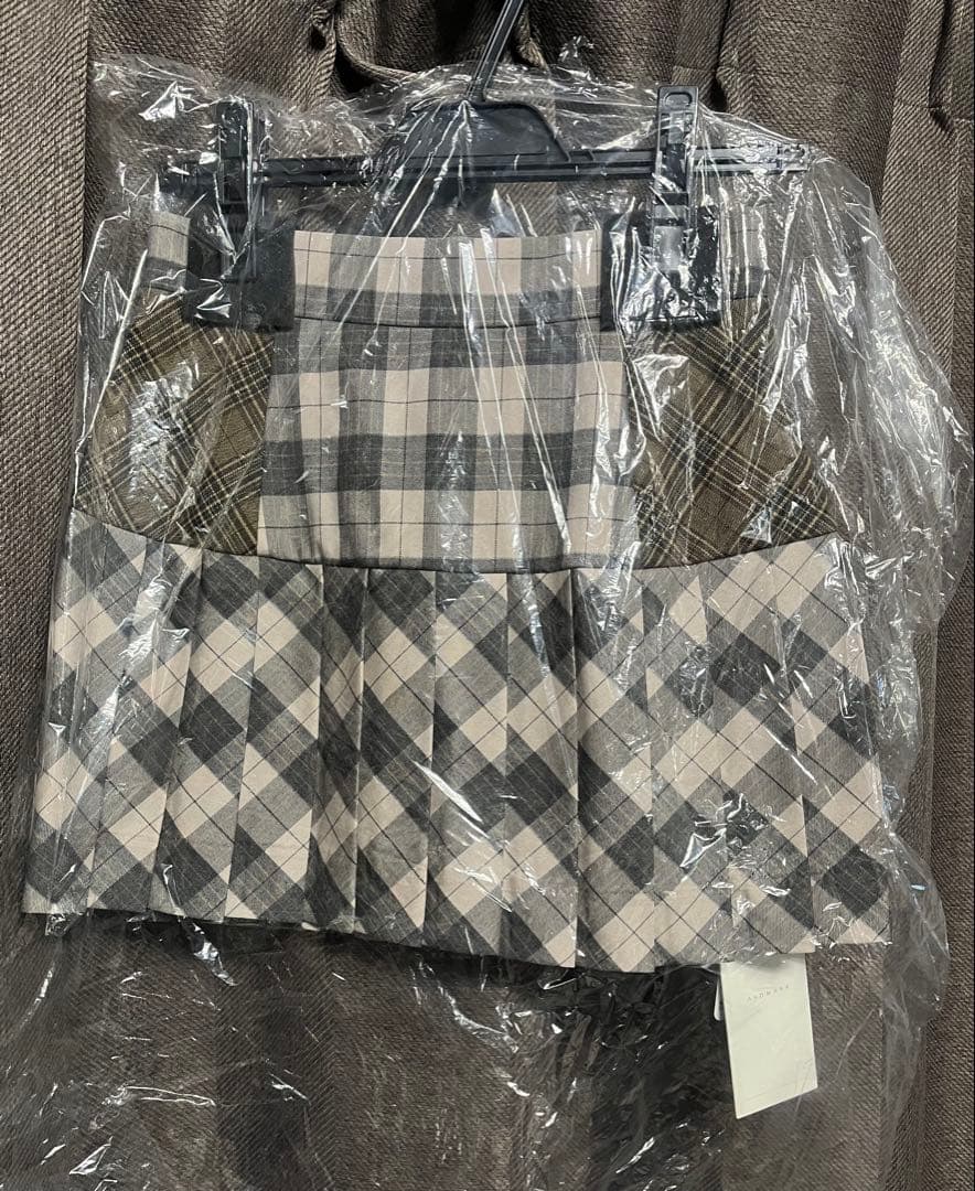 Coco check pleats skirt andmary アンドマリー