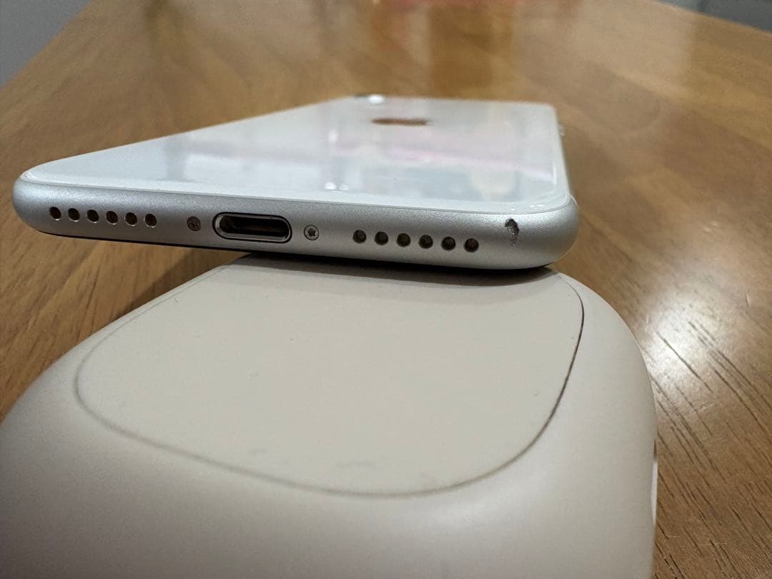 iPhone SE2 白 64GB SIMフリー