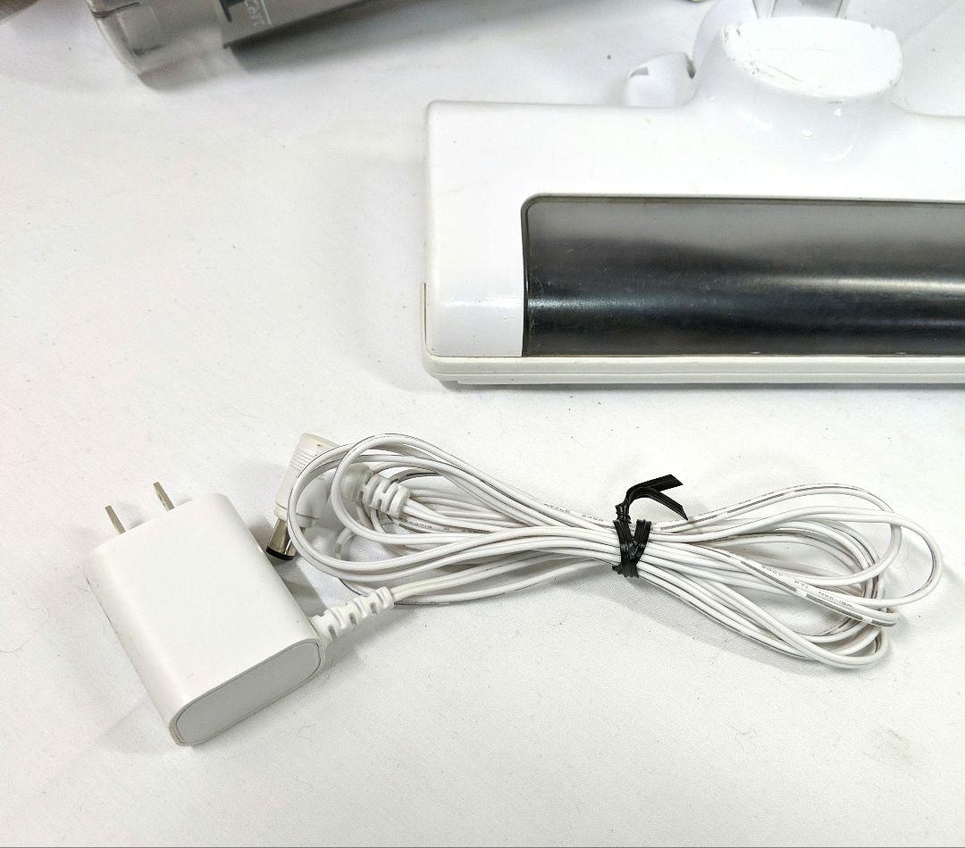 アイリスオーヤマ　充電式サイクロンスティッククリーナー　SCD-183P-W